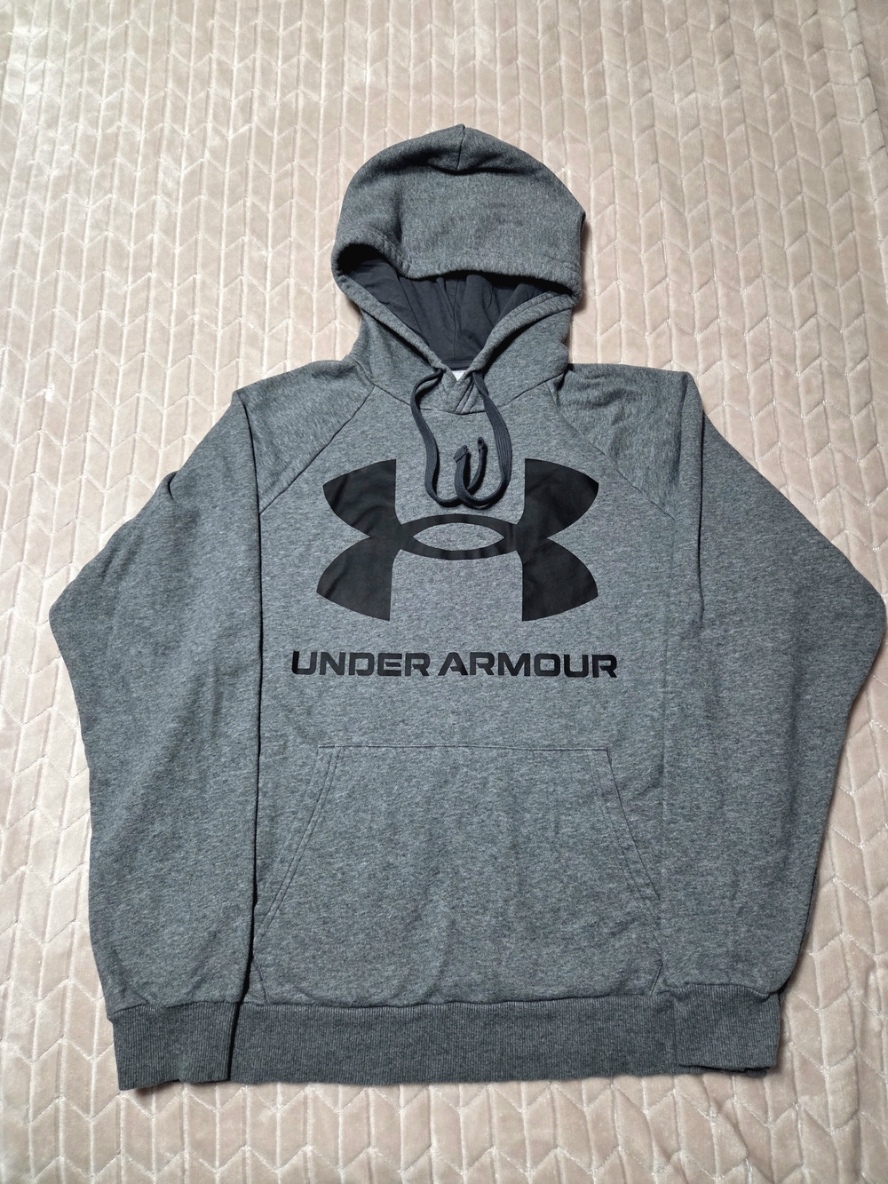 Under Armour Men's Heather Gray Pullover Hoodie with Black Logo- Large